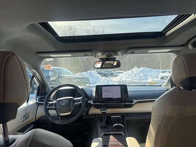 2023 Toyota Sienna XLE