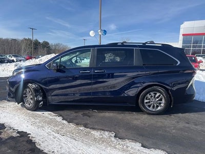 2023 Toyota Sienna XLE