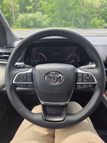 2022 Toyota Sienna XLE