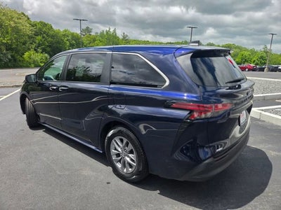 2022 Toyota Sienna XLE