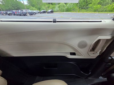 2022 Toyota Sienna XLE