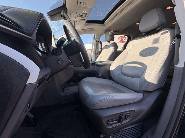 2022 Toyota Sienna Limited