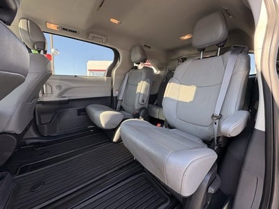 2022 Toyota Sienna Limited