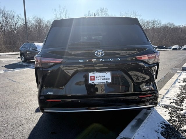 2022 Toyota Sienna Limited