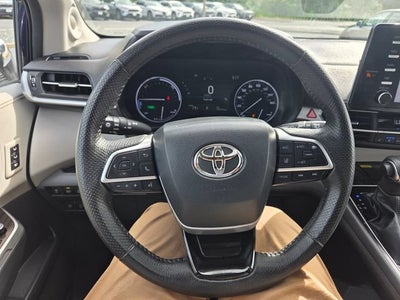 2023 Toyota Sienna Limited