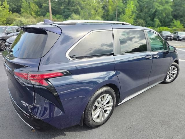 2023 Toyota Sienna Limited