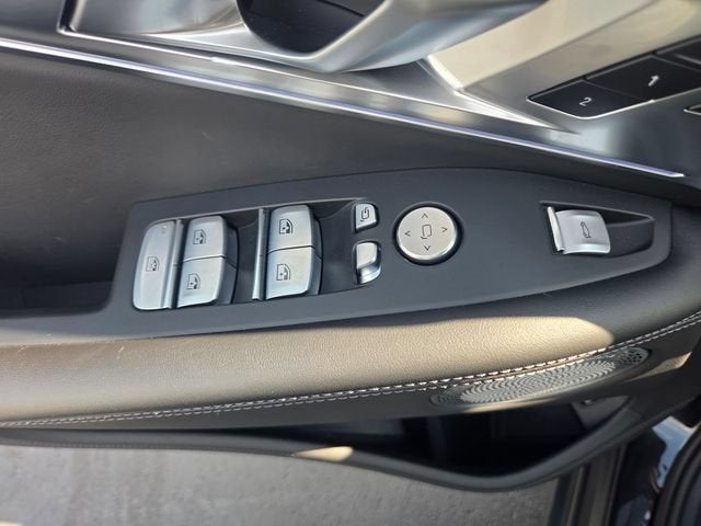2023 BMW XM Base