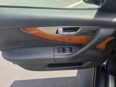 2015 INFINITI QX70 Base