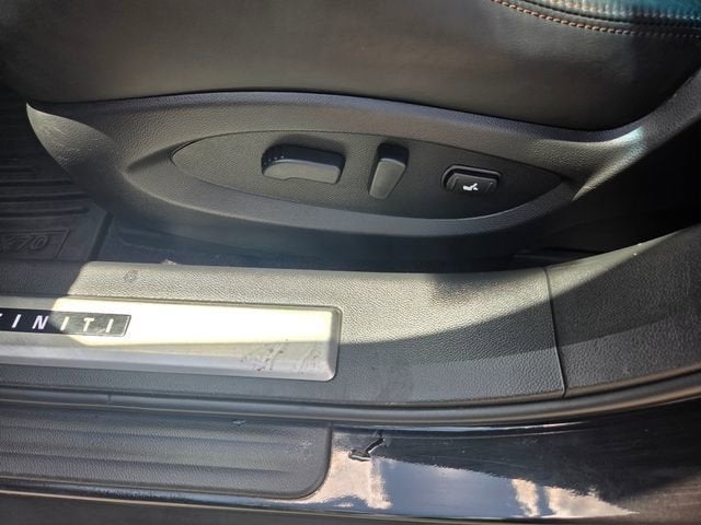 2015 INFINITI QX70 Base