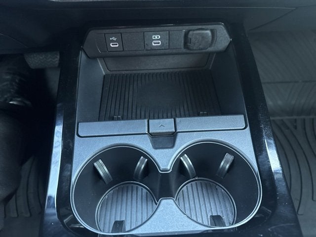 2025 Toyota Prius Plug-In Hybrid SE