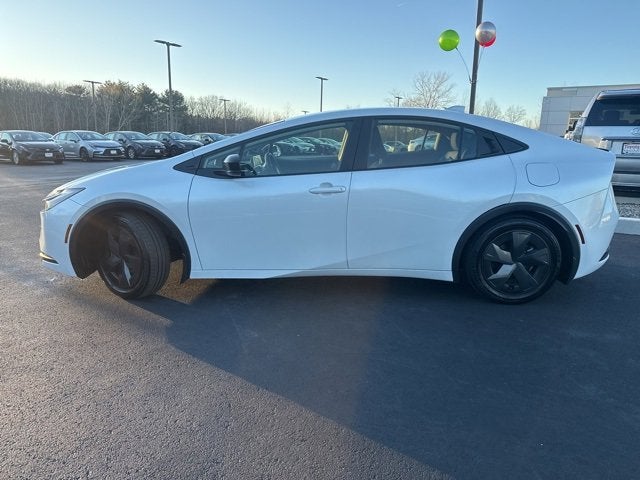 2025 Toyota Prius Plug-In Hybrid SE