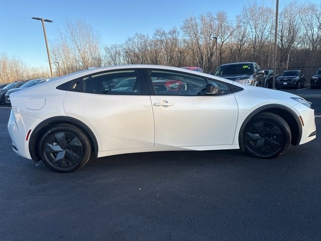 2025 Toyota Prius Plug-In Hybrid SE