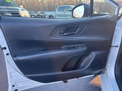 2025 Toyota Prius Plug-In Hybrid SE