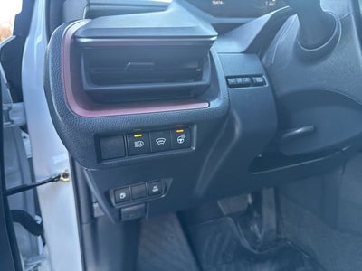 2025 Toyota Prius Plug-In Hybrid SE