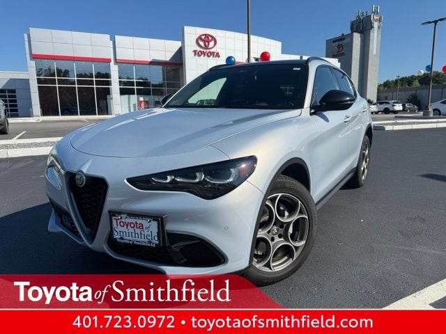 2025 Alfa Romeo Stelvio Base