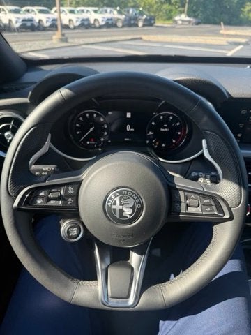 2025 Alfa Romeo Stelvio Base