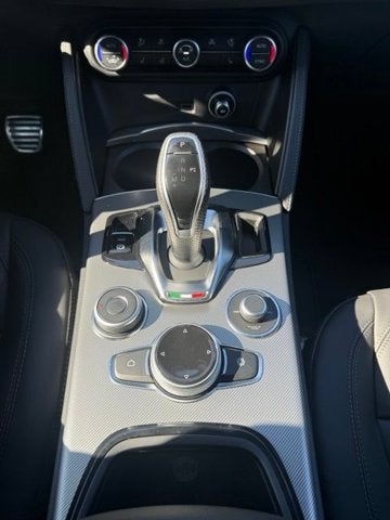 2025 Alfa Romeo Stelvio Base