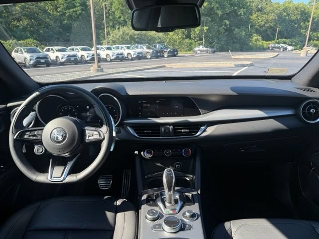 2025 Alfa Romeo Stelvio Base