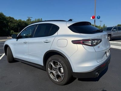 2025 Alfa Romeo Stelvio Base