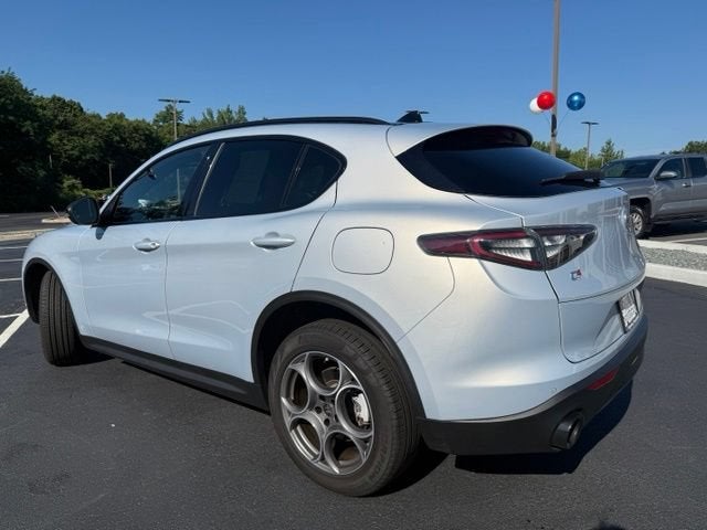 2025 Alfa Romeo Stelvio Base