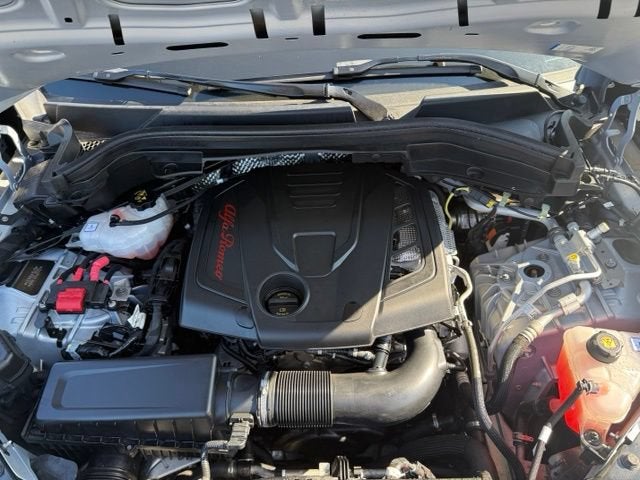 2025 Alfa Romeo Stelvio Base